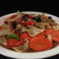 34. Oyster Delight · Choice of protein stir-fried with onions, mushrooms, carrots and bell peppers in oyster sauce.