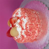 Strawberry Crunch Mini Cake · 