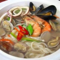 K7. Hae Mul Kalguksu · Seafood noodle soup. 