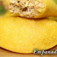 Empanadas Pollo/chicken · Deep fried corn masa pie stuffed with chicken and vegetables, comes with a special house sau...