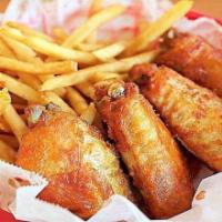 F7. Chicken Wings Basket · 8 pieces.