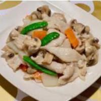Moo Goo Gai Pan · Served with white rice. Served with arroz blanco.
