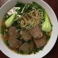 N4. Beef Shank Noodle Soup · Beef Shank, Onion, Scallion, Cilantro, Bean Sprout, Beef Broth
