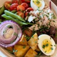 OH-NICE SALAD · Marinated Tuna, Green Beans, Potatoes, Hard Boiled Egg, Kalamata Olives, Red Onion, Grape To...