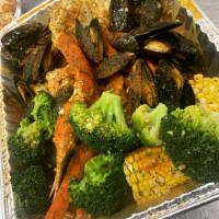 Bayonne Batter Boil Bag Combo B · Lobster Tail, Shrimp, Mussels, Corn and Potato