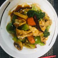 105. Hunan Chicken · Spicy.