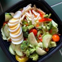 TWP Fresh Garden Salad · Packed with fresh vegetables.