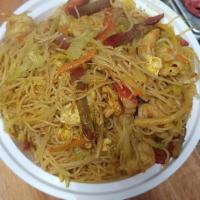 Singapore Chow Mei Fun · Thin rice noodles. Hot and spicy. 