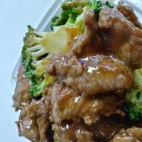 L12. Beef with Broccoli Combo Special · Served with choice of rice and egg roll.