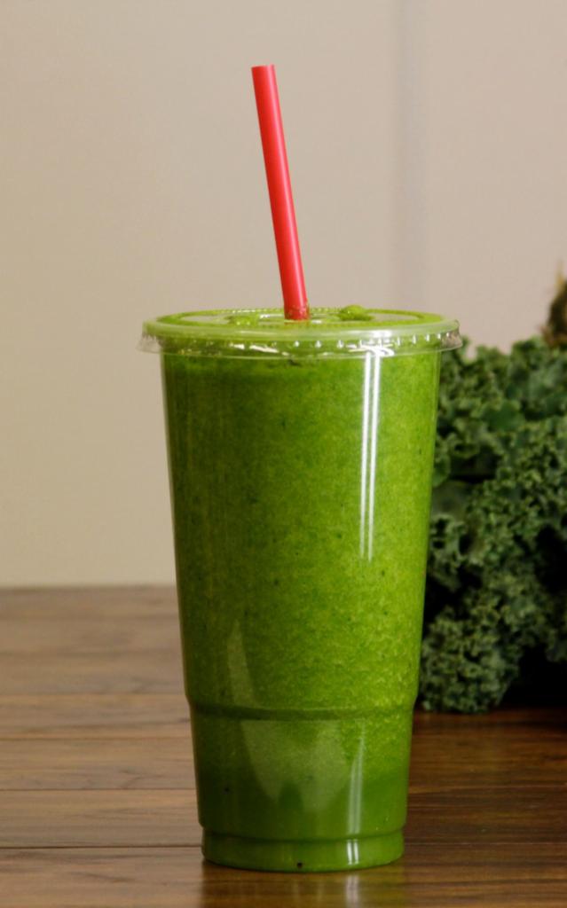 Jugo verde-Green juice · Juice made with celery,kale,spinach,cucumber,parsley,lemon,oranges, apples & pineapple.
size-32oz 