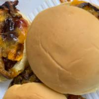 3 Texas Slider · Mini beef burgers, bacon, BBQ sauce and cheddar