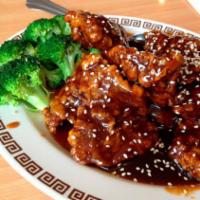 House Special Crispy Sesame  Chicken · Served with broccoli. White meat chicken in sesame seed sauce. Hot and spicy.