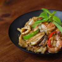 Drunken Noodle · Choice of meat, stir fried flat rice noodles, basil, tomatoes, mushroom, onions, bell pepper...