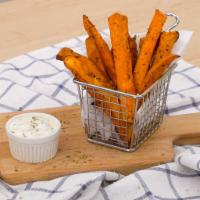 Sweet Potato Crispy Fries 炸甜番薯條 · Fried Yam is sweet, savory, absolutely crispy and flavorful.
A delicious healthy side dish!