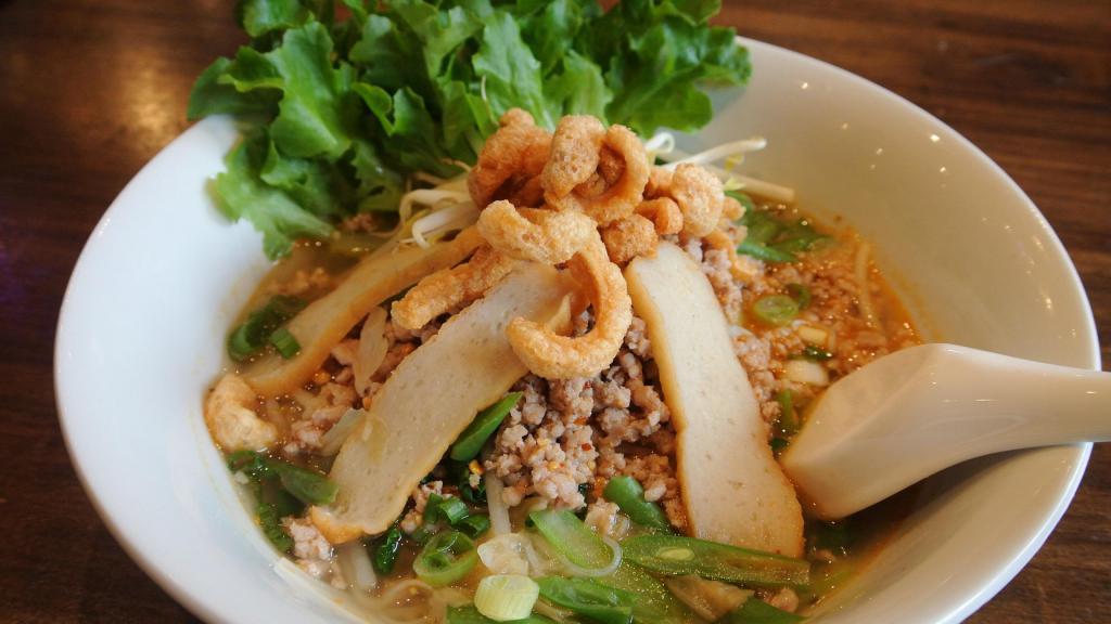 Sukothai Noodle Soup · Thin rice noodle with ground pork, fish cake, bean sprout, garlic, ground peanut, lime, chili and Chinese broccoli served crispy wonton skin in spicy clear broth.