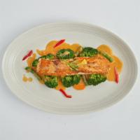 Choo-Chee Salmon · Grilled Salmon topped with spicy choo Chee curry. Served with rice.