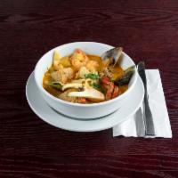 Sopa Marinera · Seafood soup.