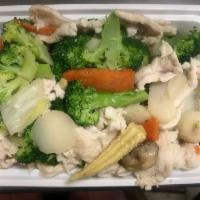 D6. Steamed Chicken with Mixed Vegetable · 