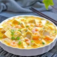 Stewed tofu w. Shrimp & salted egg yolk 咸蛋黄虾仁豆腐 · 