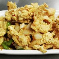 S4. Salt and Pepper Chicken · Deep fried crispy white meat stir fry with chili, green pepper, onion and fresh garlic in sa...