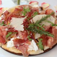 Perlina Pizza · Organic Buffalo mozzarella cheese, tomato sauce and fresh basil.