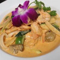 Thai Curry Chicken · Served with choice of rice. Spicy. 