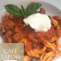  Fusili Mamma Mia  · Shrimp, mushrooms, arugula and cherry tomatoes in garlic and olive oil.