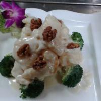 Grand Marnier Prawns · Shrimp with honey walnut creamy sauce and broccoli.