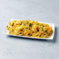 House Singapore Noodles · BBQ pork, chicken, shrimp, beansprouts, egg, cabbage, carrots, scallions and onions. Stir-fr...