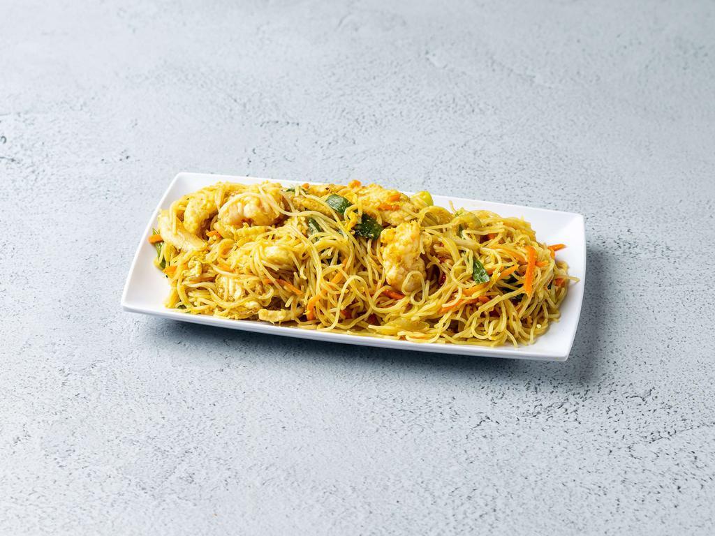 House Singapore Noodles · BBQ pork, chicken, shrimp, beansprouts, egg, cabbage, carrots, scallions and onions. Stir-fried with curry.