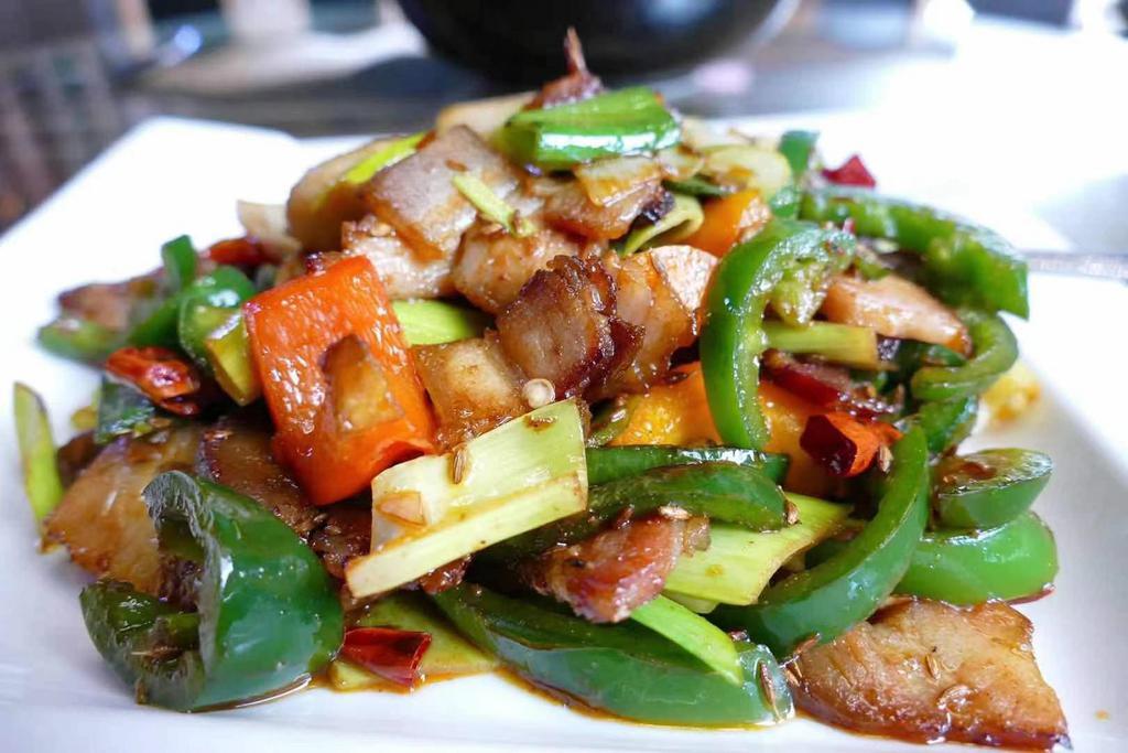 F9.preserved pork (hunan style) 湖南腊肉 · hot & spicy