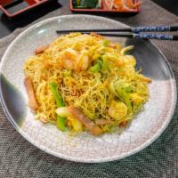 Singapore Rice Noodle · Singapore rice noodles is a stir fry of rice vermicelli noodles with some vegetables and mea...