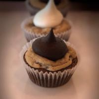 Bricktown Brookie Cupcake · Chocolate or vanilla frosting and chocolate chip cookie brownie.