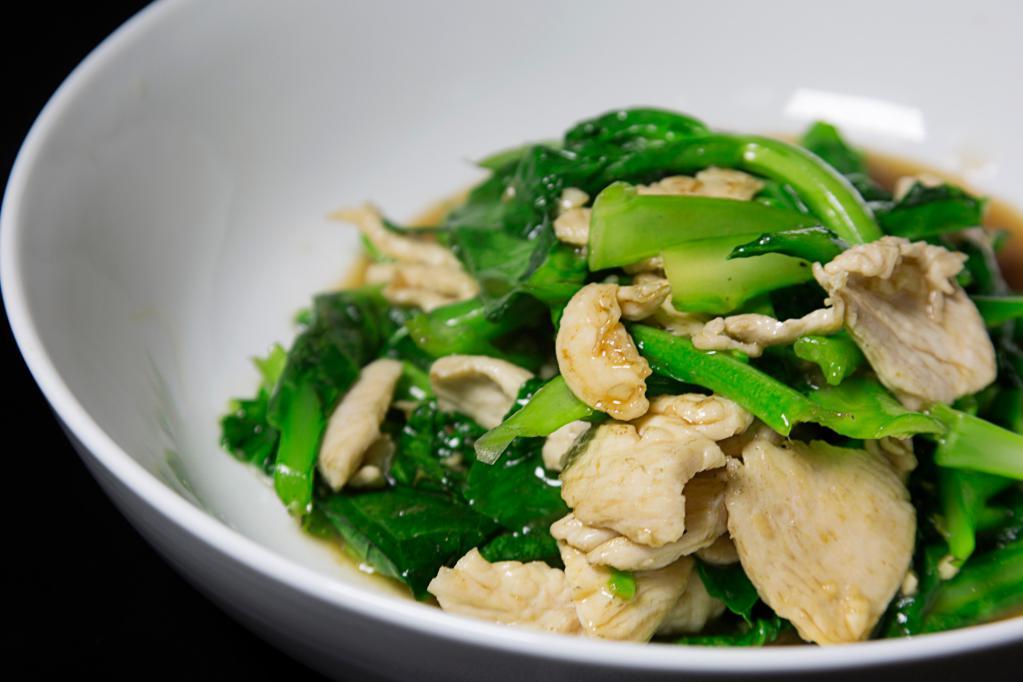 Pad Kana · Choice of meat or vegetable, sauteed with Chinese broccoli, garlic and soy sauce.