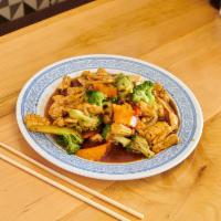 Hunan Chicken · Broccoli, mushrooms, bell pepper, corn and carrots and savory brown sauce. Spicy.