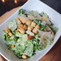 Green salad/Ensalada verde  · Fresh salad with a variety of green vegetables typically served on a bed of lettuce. 