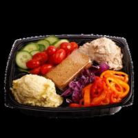 SPREAD PLATE · lettuce, red cabbage, cherry tomato, cucumber, mix pepper, with 2 scoops of spreads, w/w mel...