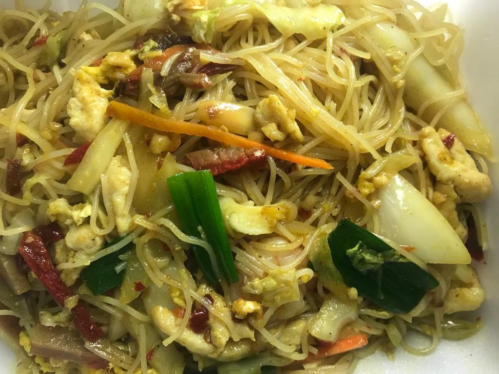43. Singapore Chow Mai Fun · Rice noodles. Hot and spicy.