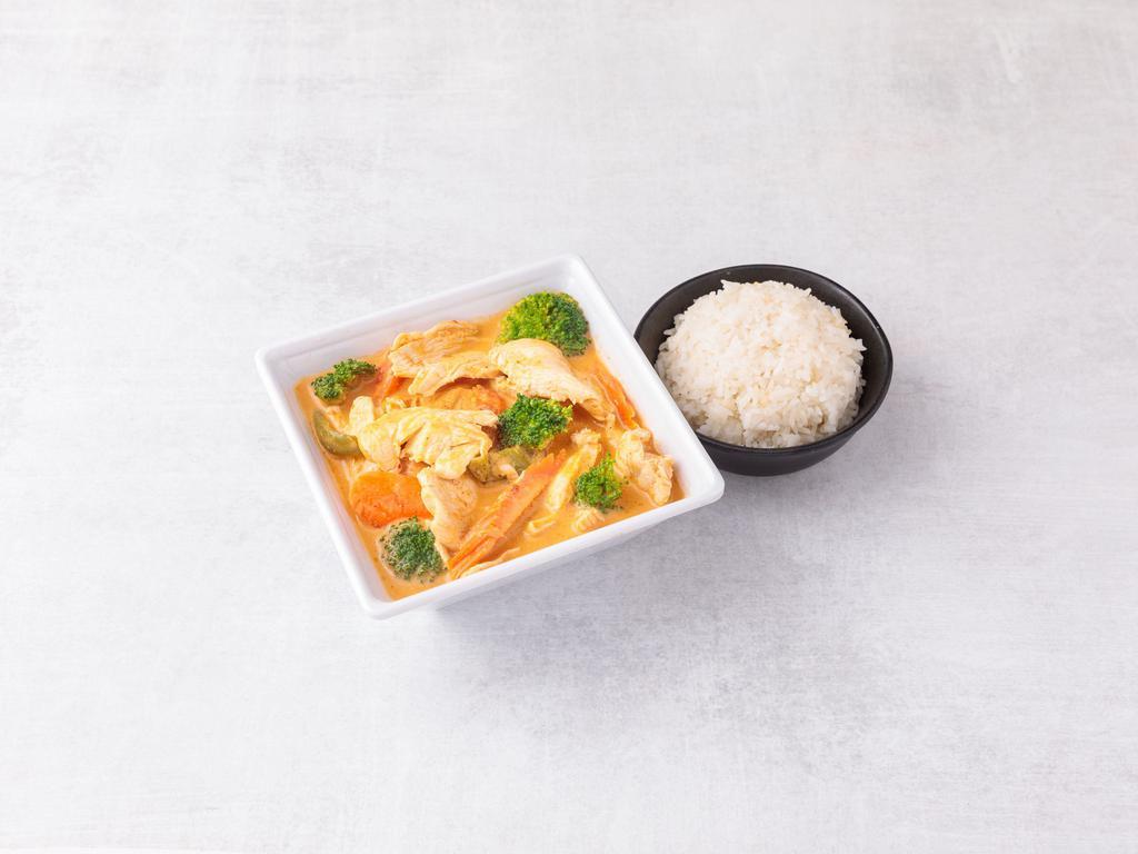 2. House Special Curry · Red curry with peanut sauce, broccoli, carrot, bell pepper and cabbage.