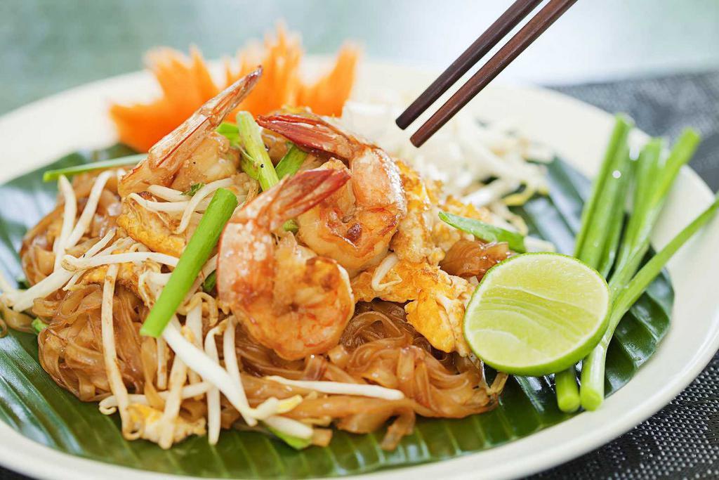 Pad Thai Noodle · Stir fried thin rice noodle with egg, peanut, bean sprouts and scallions in house tamarind sauce.