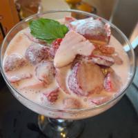 Fresas con Crema · Strawberries with sweet milk.