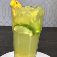 Pineapple Lemonade · Limonada de Piña