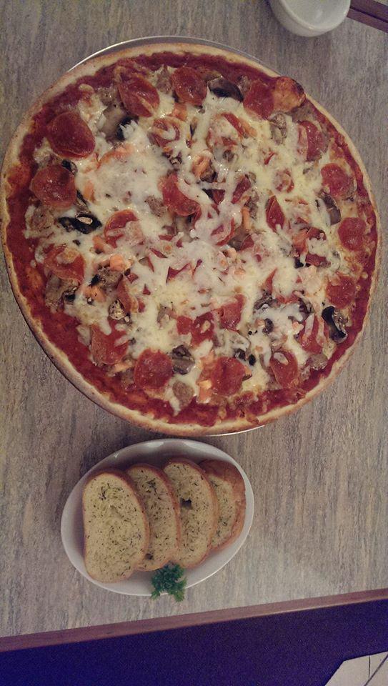 Alfredo Pan Style Pizza · 