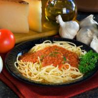 Spaghetti with Sauce · Fresh Spaghetti served with homemade tomato sauce and a homemade garlic bread
