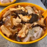 hot and sour soup with wonton · 