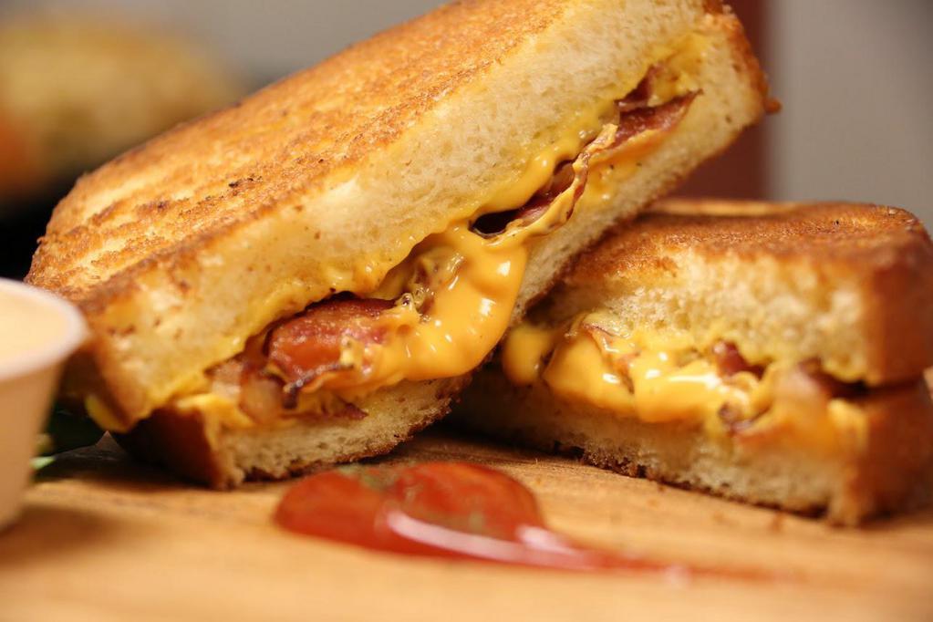 Grilled Cheese Sandwich with Turkey Bacon · Homemade bread.