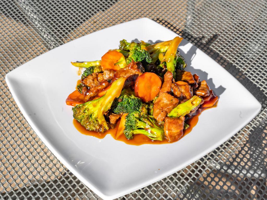 R1. Broccoli Special · Meat: chicken or beef or shrimp vegetables: carrot and broccoli.