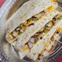 Chicken quesadilla · Grilled chicken peper onion and mix chees