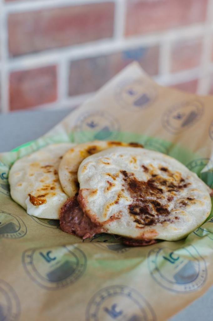 Pupusa de Frijol y Queso · fried red beans + cheese