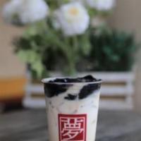 Okinawa Milk Tea with Grass Jelly · 